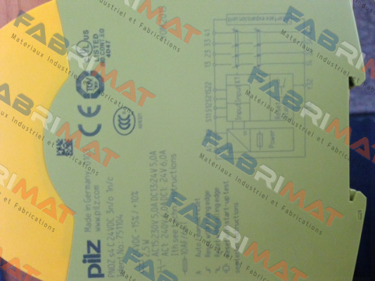 Mat. No. 751104 , Type: PNOZ s4 C 24VDC 3 n/o 1 n/c  Pilz